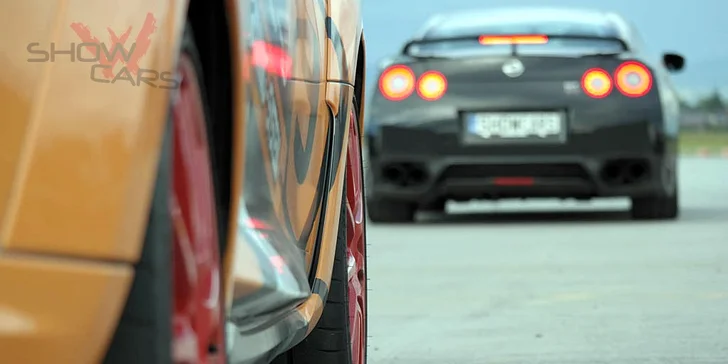 20 minut v supersportu vč. jízdy na letišti: Porsche, Lamborghini, Audi a další