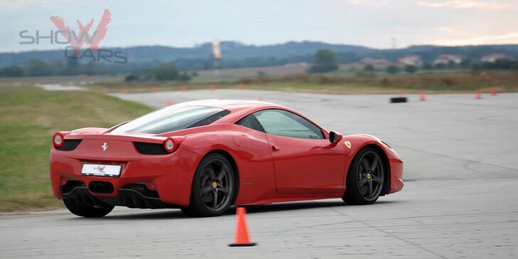 20minutová jízda v supersportu: Ferrari či Lamborghini a mnoho jiných