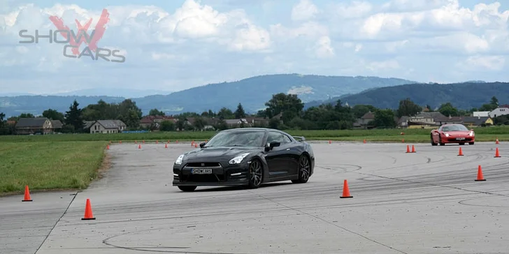 20 minut v supersportu vč. jízdy na letišti: Porsche, Lamborghini, Audi a další