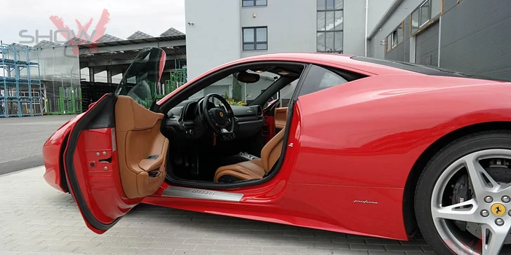 20 minut v supersportu vč. jízdy na letišti: Porsche, Lamborghini, Audi a další