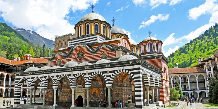 Navštívíte jednu z nejvýznamnějších památek: Rilski manastir, klášterní komplex.