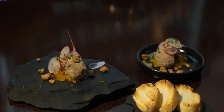 Delikátní gastronomie, co má renomé: 5chodové menu pro dva s vínem či bez