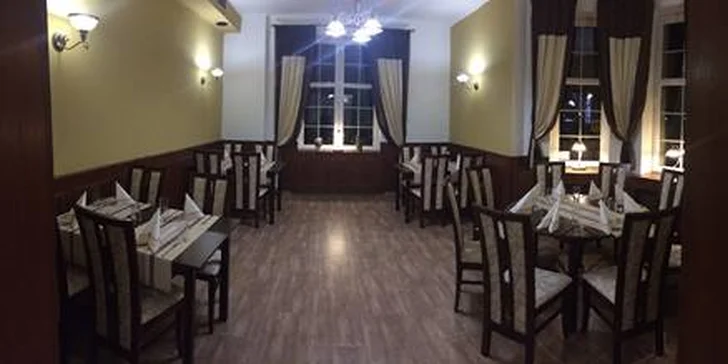 Degustační řecké menu pro dva: masové plato Delphi plné specialit a další dobroty