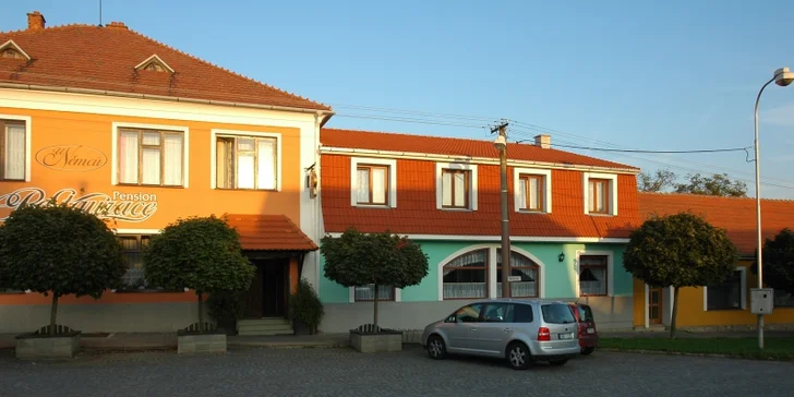 Klidný penzion 25 km od Brna: pobyt s polopenzí pro dva