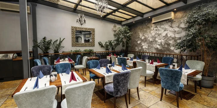 V patiu je příjemná restaurace, kam budete chodit na snídaně. 