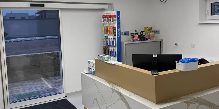 V nabídce je dentální hygiena pro děti i dospělé, bělení je vhodné jen pro dospělé. 