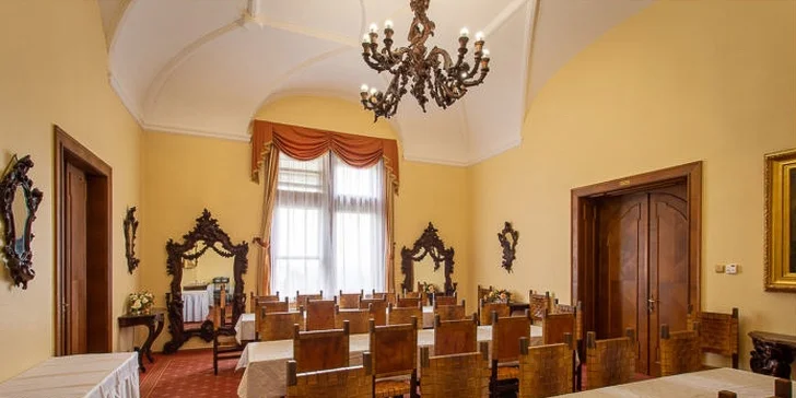 Čeká vás kus historie, romantika, prohlídka s průvodcem, pohoda u zákusku i sleva na masáže.