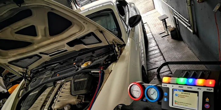 Služba se vztahuje pouze na osobní auta a dodávky, nikoliv na nákladní a hybridní vozy. 