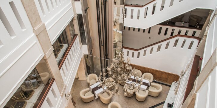 Pobyt v elegantním hotelu v historické Nitře: privátní wellness i láhev vína
