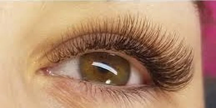 Zvýrazněte oči prodlouženými řasami: 3D Nano Mink vč. úpravy a barvení obočí