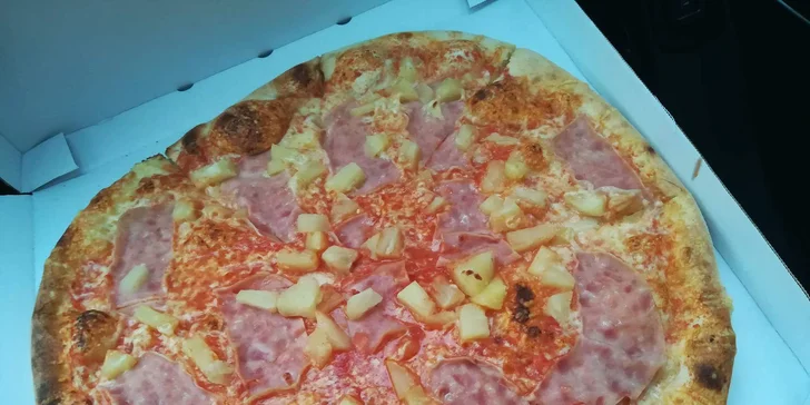 Vyberte si podle chuti: 1 nebo 2 pizzy o průměru 40 cm z nabídky celkem 20 druhů