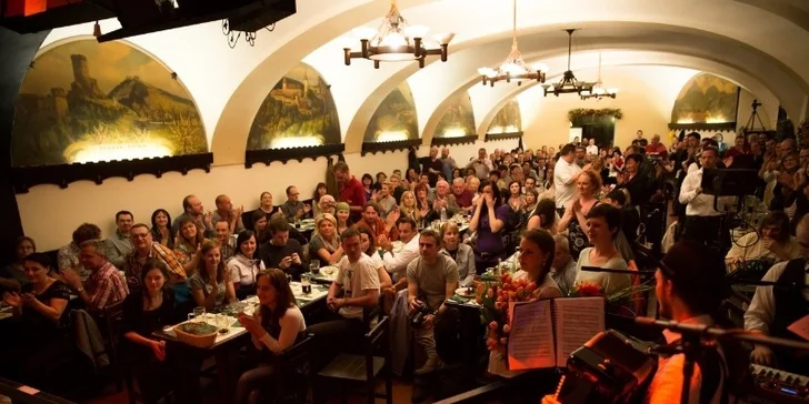 Pražský muzikálový kabaret, tradiční české pivo