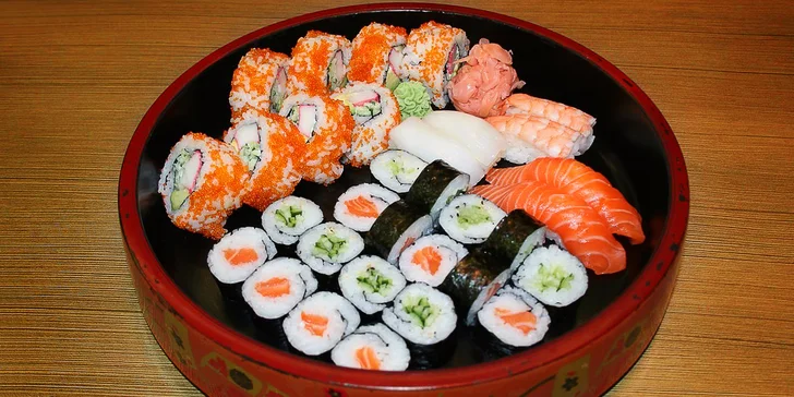 Přijďte sami, ve 2 nebo rovnou ve 4 kdykoliv v týdnu na bohatý sushi set