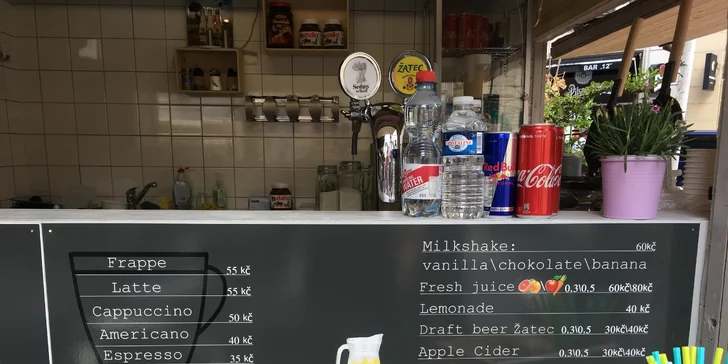 Tradiční pochoutka z Hongkongu: Sladké či slané vafle a nápoj dle vašeho gusta