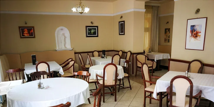 Pobyt v Maďarsku je neodmyslitelně spjat se skvělým jídlem a hotel Átrium v tomto směru drží tradici poctivé kuchyně. 