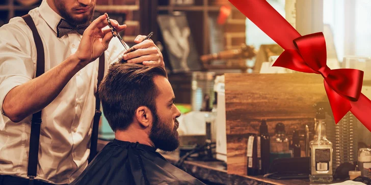 Uvolňující barber péče: Posezení s kvalitní whisky a střih vlasů nebo holení