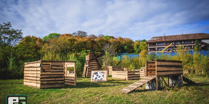 Outdoor paintball s ojedinělou scenérií na zbrusu novém hřišti na Smíchově