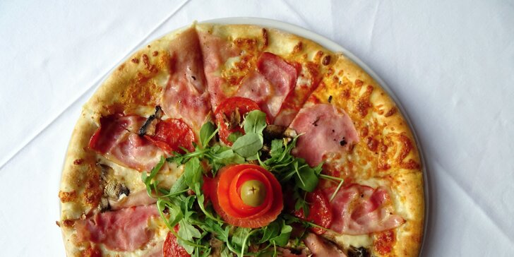 Pochutnejte si na Itálii v centru Liberce: 1 až 2 pizzy dle výběru v restauraci La Piazza