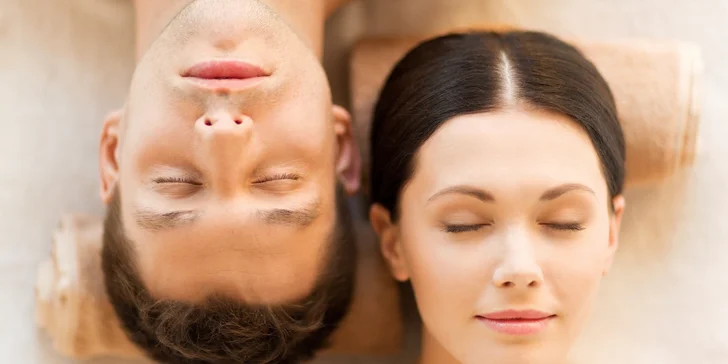 Zasloužený odpočinek: romantická párová masáž včetně aromaterapie
