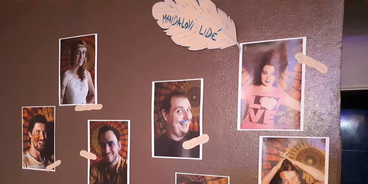 Divadelní představení či koncert a vášnivá káva nebo svařák u Mandala