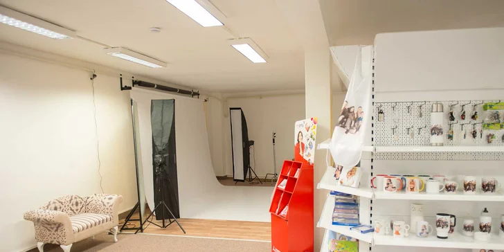Víkendové fotografování v ateliéru až pro 8 osob vč. obrazu na plátně
