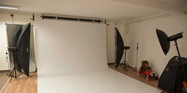Víkendové fotografování v ateliéru až pro 8 osob vč. obrazu na plátně