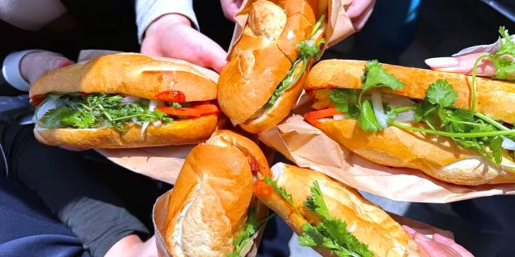 Zvolit můžete kombinaci čaje a Bánh mì bagety.