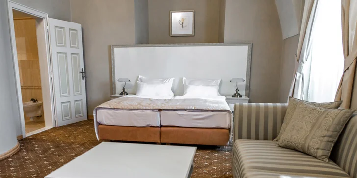 Pobyt na zámku v Považské Bystrici s polopenzí, wellness a cvičením jógy