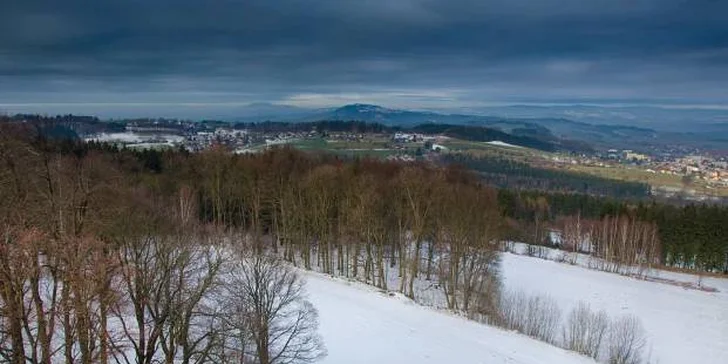 Dovolená s polopenzí na pomezí Podkrkonoší v penzionu s rozhlednou