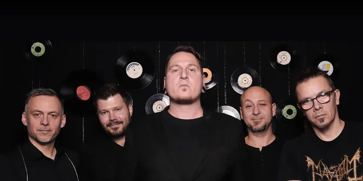 Celý večer bude naplnený živou hudbou a vystúpeniami známych skupín.