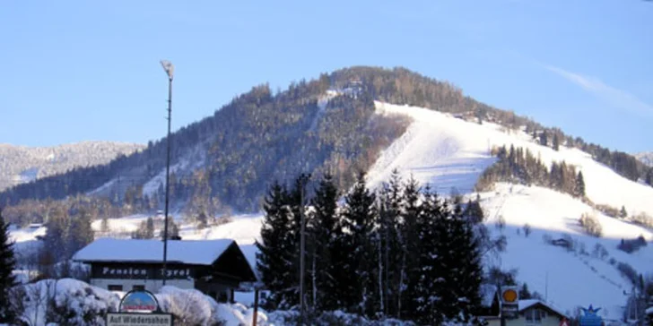Zima v rakouských Alpách: penzion s českým personálem, polopenze i sauna