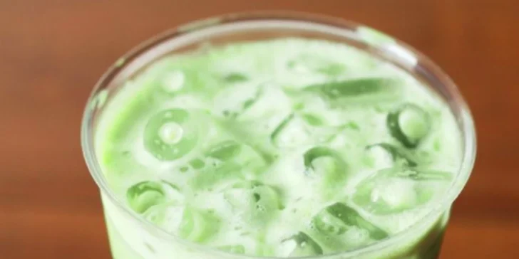 Matcha drinky: čaje, latte nebo shaky plné antioxidantů, které vás osvěží a nabudí