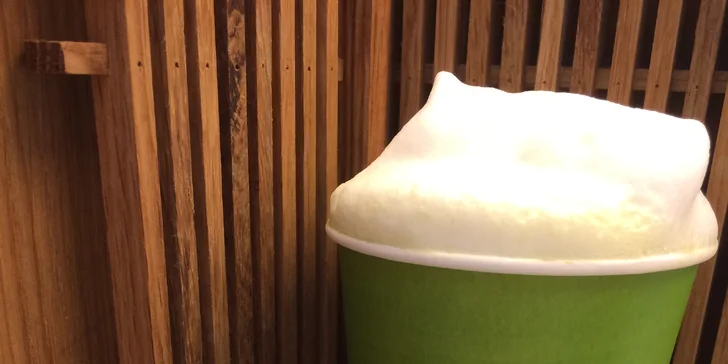 Matcha drinky: čaje, latte nebo shaky plné antioxidantů, které vás osvěží a nabudí