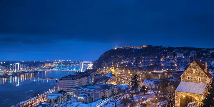 Na jeden den do adventní Budapešti: doprava busem, památky, lázně i trhy