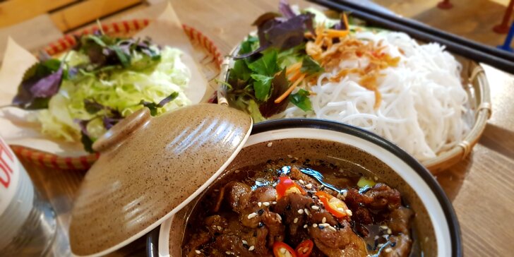 Vietnamská kuchyně autenticky a z čerstvých surovin: maso Bún chả a závitky
