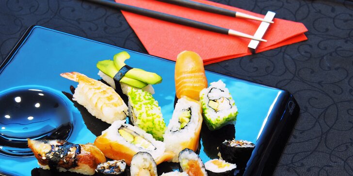 Hostina v 60 metrech nad zemí – výtečný sushi set pro dvojici nebo partu