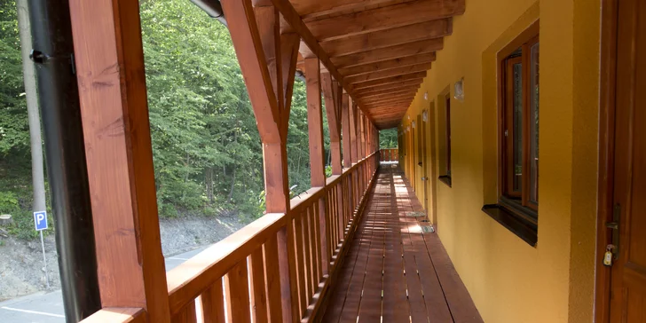 Rožnovské pivní a mořské lázně: wellness péče, pivo, jídlo a ubytování pro 2