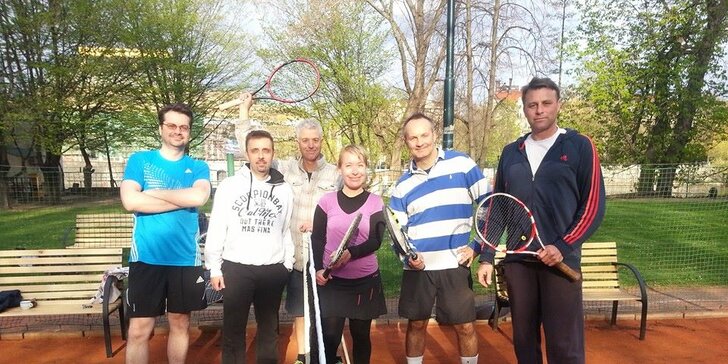 Intenzivní kurzy tenisu pro dospělé s trenérem Petrem Štěpánkem