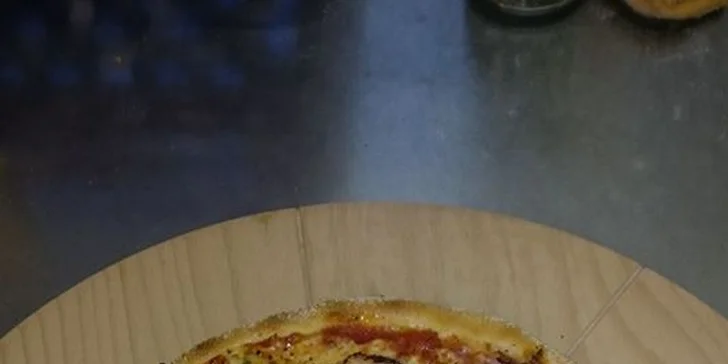 Křupavé pizzy rovnou k vám domů: rozvoz italské lahůdky až do 5 km od Přerova