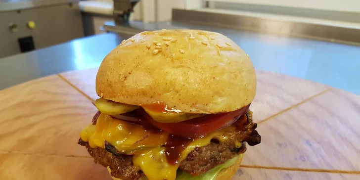 2x Královský burger a hranolky s rozvozem v Přerově