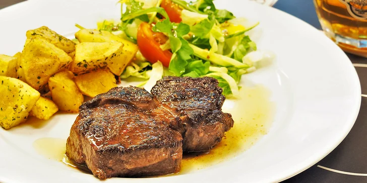 Menu pro dva: carpaccio z marinované řepy, rumpsteak i crème brûlée