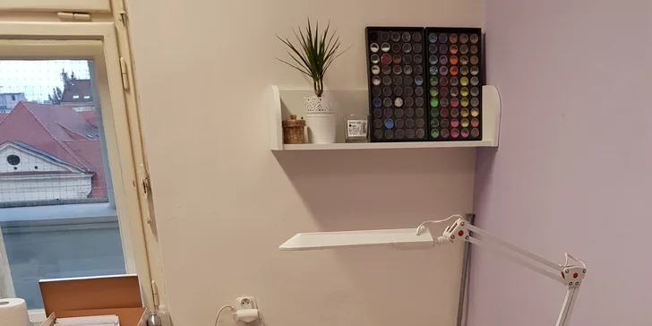 Precizní klasická manikúra, P-shine, akrylové nebo gelové nehty