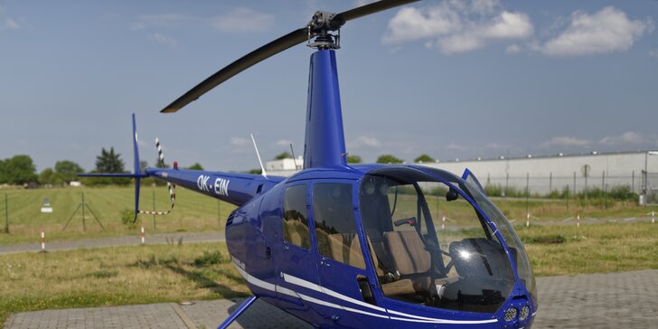 Pronájem vrtulníku s pilotem až pro 3 osoby – instruktáž, focení i hodinový let