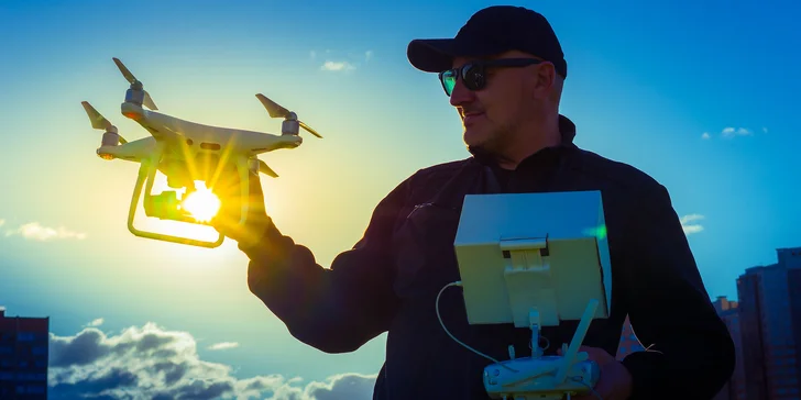 Naučte se létat a natáčet s dronem: intenzivní 6hod. teoretický kurz s profesionály