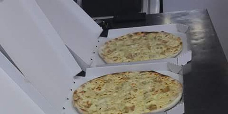 Dvě pizzy s osobním odběrem: na výběr z 10 druhů vč. tvarůžkové