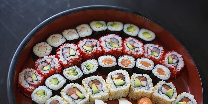 Ochutnejte Japonsko: Luxusní degustační sushi menu ve Slovanském domě