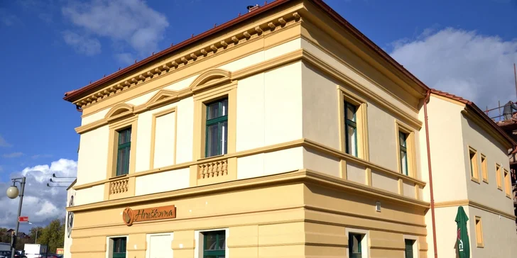 Speciality z Hruškovny: Sendvič s pečeným bůčkem nebo zapečený sýr bez lepku