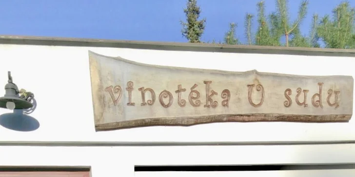 Voňavý punč z kvalitního červeného vína ve Vinotékách U Sudu i s sebou