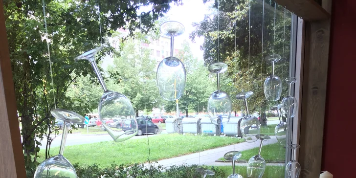 Voňavý punč z kvalitního červeného vína ve Vinotékách U Sudu i s sebou