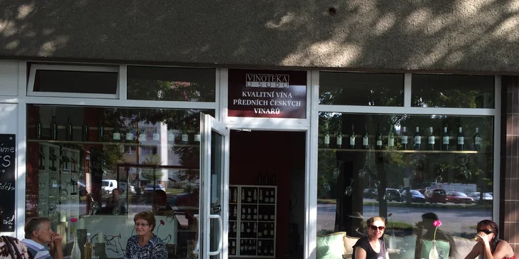 Voňavý punč z kvalitního červeného vína ve Vinotékách U Sudu i s sebou